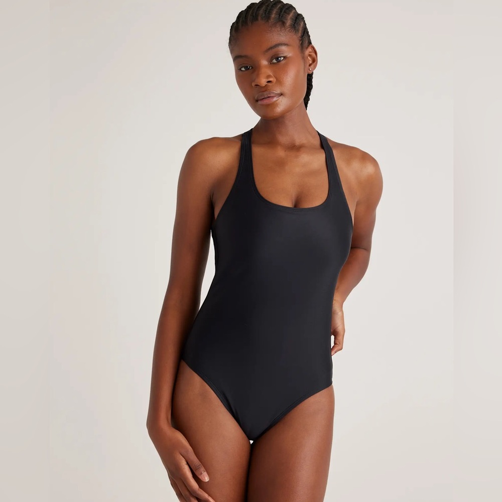 NWT QUINCE Women’s Italian cross – back – one – piece swimsuit – black – medium
